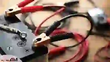چگونه از باطری خودرو در تابستان نگهداری کنیم